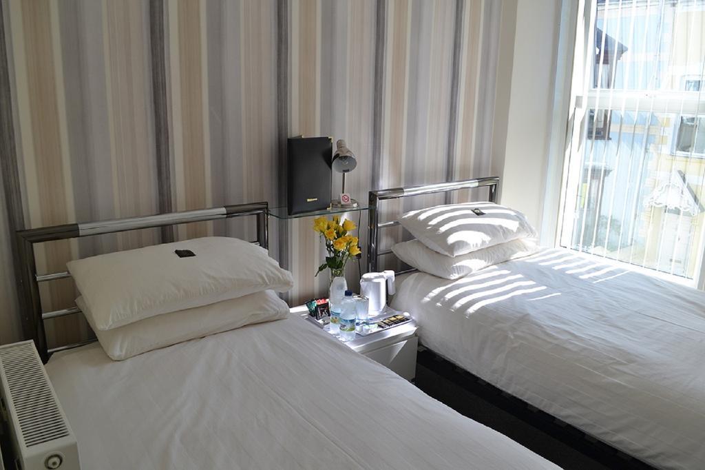 White Rose Guest House Tenby Pokój zdjęcie